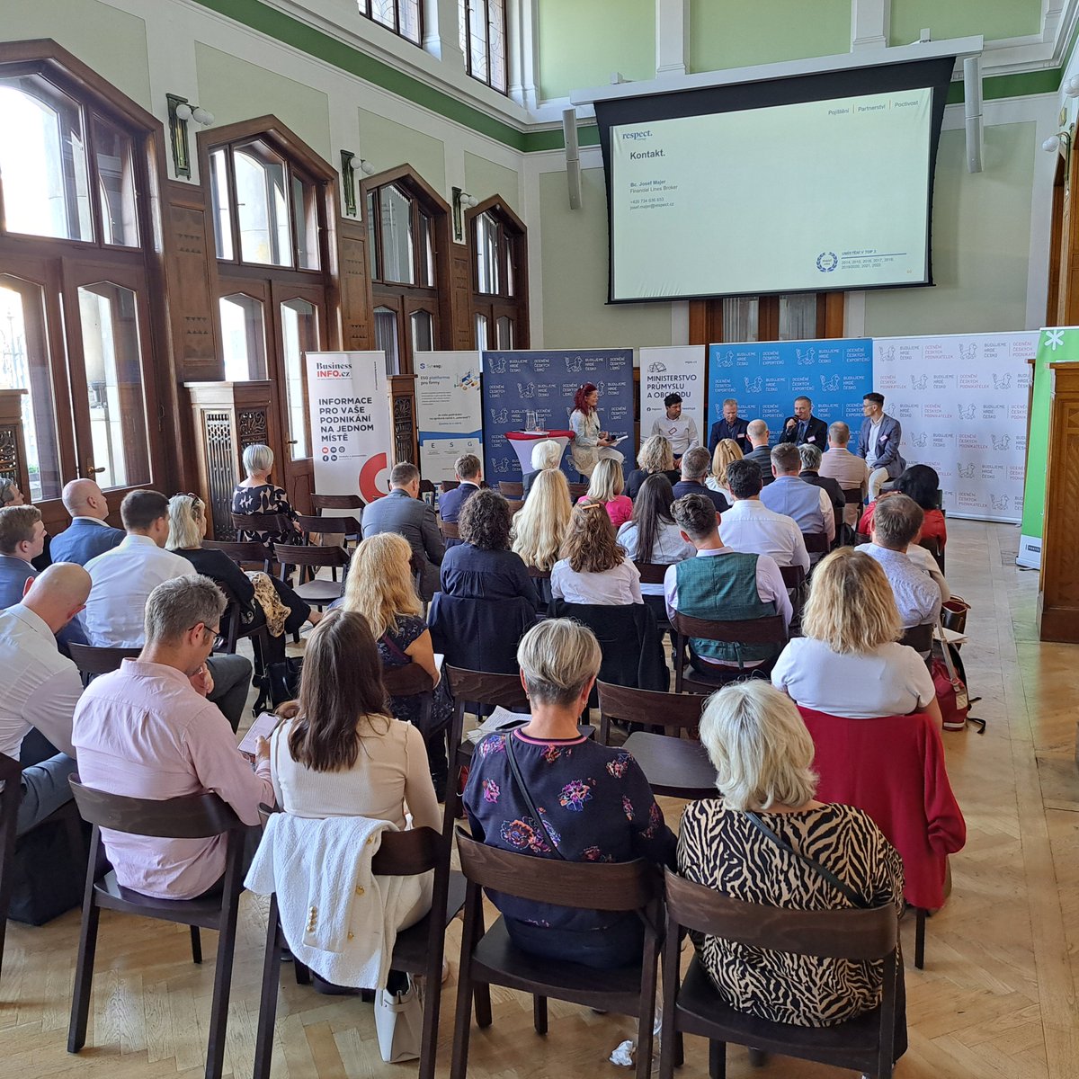 BusinessInfoCZ's tweet photo. Dnes probíhá konference Vize České republiky, věnovaná strategii úspěchu rozvoje firem, možností, příležitostí, která je určená českým lídrům, exportérům a podnikatelkám.
Konferenci pořádá Podnikatelská platforma #Helas. Portál https://t.co/OEvjFHs12h je mediálním partnerem akce. https://t.co/GCY3NkqMoa