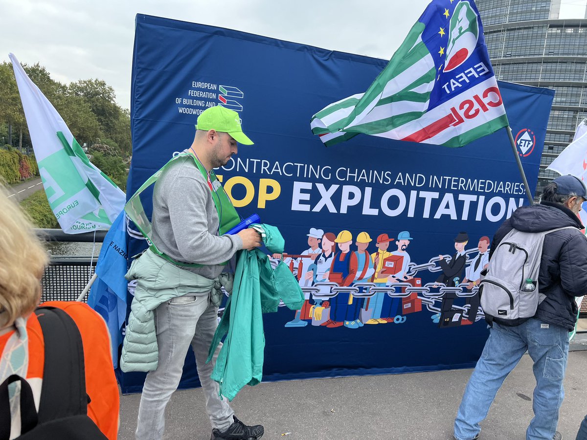 Très belle manifestation ce jour devant <a href="/Europarl_FR/">Parlement européen en France</a> à l’appel des syndicats européens des transports, <a href="/ETF_Europe/">European Transport Workers' Federation</a>, <a href="/CFDT_FGTE/">CFDT Transports-Env</a>, <a href="/cfdtcheminots/">cfdtcheminots</a>. Des visages souriant mais déterminés à lutter contre le dumping social dans les transports et le droits à travailler dignement.