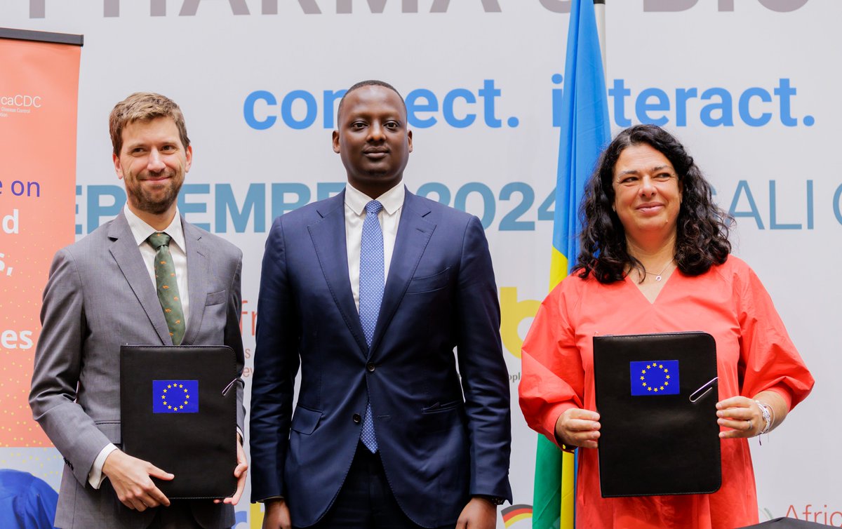 EUinRW's tweet photo. #GlobalGateway in Action
Today, #Team Europe & #Rwanda join forces to increase equitable access to medicines and health products with four new EU-funded projects.
The projects build on existing commitments made by President Von der Leyen & President Kagame back in Dec 2023. https://t.co/qzGrS53IqR