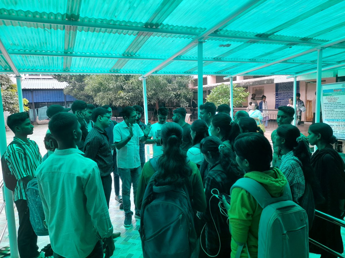 NssRURanchi's tweet photo. MyBharat के माध्यम से चल रहे "सेवा से सीखें" अभियान के अंतर्गत राँची विश्वविद्यालय के NSS स्वयंसेवकों द्वारा रिम्स, राँची प्रबंधन के वास्तविक अनुभव के साथ अस्पताल में योगदान दे रहे हैं। @_NSSIndia @mygovindia @YASMinistry #MYBharat #SevaSeSeekhen #ExperientialLearningProgram https://t.co/UVIeHN4vvF