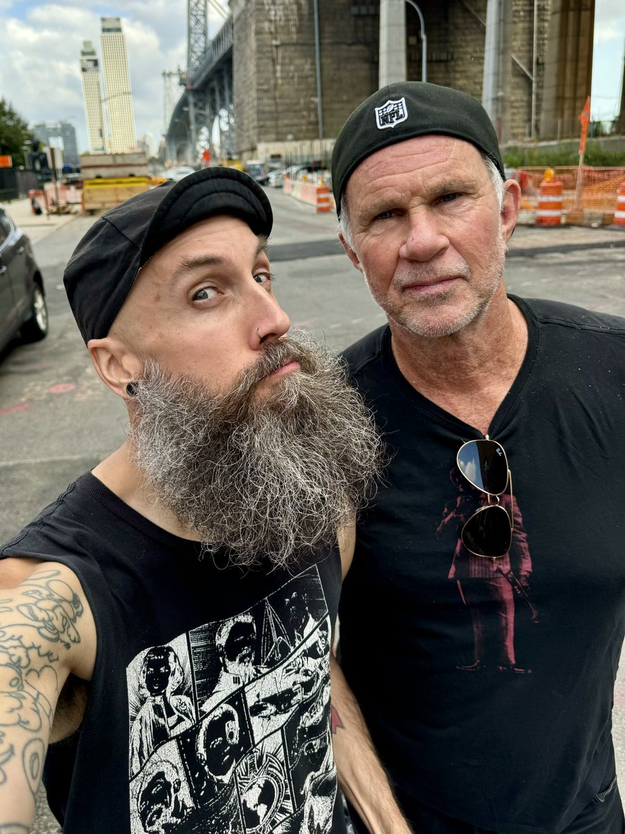 enderprize's tweet photo. Ender + Chad = Rock &amp; Roll! 🤘@RHCPchad @OUTERNATIONAL_ https://t.co/eKACkQUag5