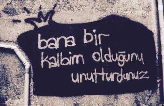 Ölümün saati yok
  Sen her  Gülüşümü veda say.....
#geceye