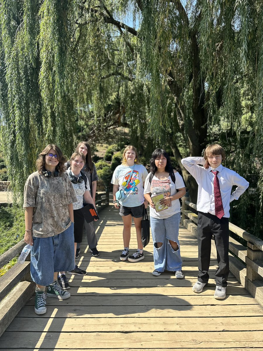 EGHS ART Department tweet media