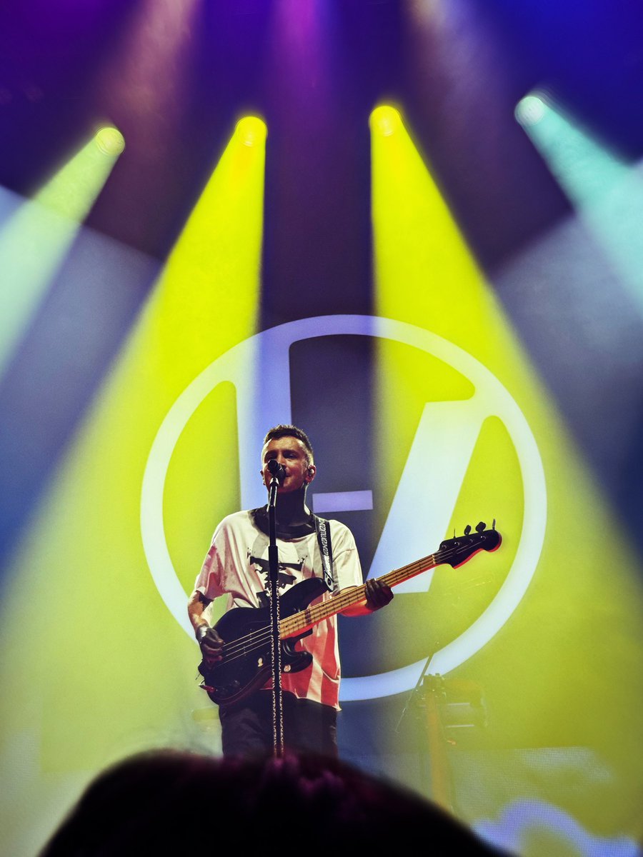 sadsoggynugget's tweet photo. i was so incredibly lucky to experience this even if it meant barely any sleep so i could get this view #ClancyBaltimore https://t.co/sfXxqCSzLl