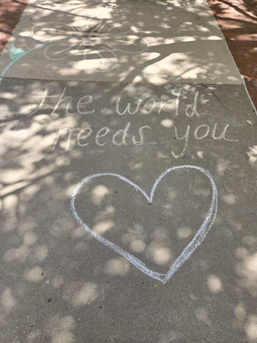Father2DaPrynce's tweet image. Some great #sidewalkchalk messages at Naval Medical Center San Diego for #SuicideAwareness. Pass it on. @VoiceOfTheStar @timeforjeffrey