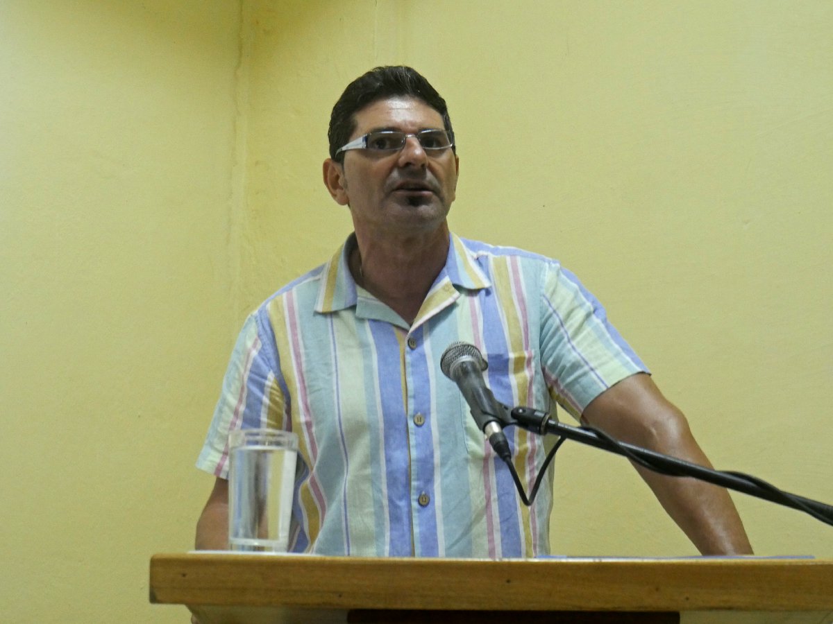 UCLVCU's tweet photo. Este 17 de septiembre, la #UCLVnuestra acrecentó su claustro con la entrega de la Categoría Docente Especial de Profesor Invitado, al Dr. C. Antonio Rodríguez Fuentes, catedrático de la Universidad de Granada (UGR), investigador y escritor.
#Felicidades
👉https://t.co/YjGqoJR4Fr https://t.co/d8xlNv5tuP