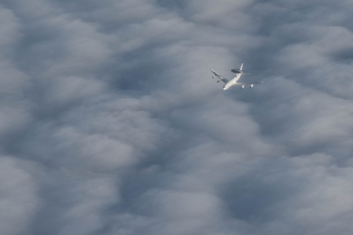 Eielson Air Force Base (@eielsonairforce) on Twitter photo Recently <a href="/NORADCommand/">North American Aerospace Defense Command</a> F-16 fighters escorted a <a href="/US_STRATCOM/">United States Strategic Command</a> B-52 bomber across AK during Operation POLAR VORTEX to rapidly deploy forces to the Arctic in support of First Air Force and <a href="/USNorthernCmd/">U.S. Northern Command</a> homeland defense mission.
#ALCOM #NORAD #USSTRATCOM #EIELSON #F16 #B52 Recently <a href="/NORADCommand/">North American Aerospace Defense Command</a> F-16 fighters escorted a <a href="/US_STRATCOM/">United States Strategic Command</a> B-52 bomber across AK during Operation POLAR VORTEX to rapidly deploy forces to the Arctic in support of First Air Force and <a href="/USNorthernCmd/">U.S. Northern Command</a> homeland defense mission.
#ALCOM #NORAD #USSTRATCOM #EIELSON #F16 #B52