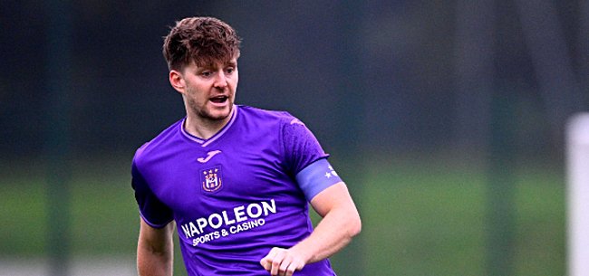 Papenstaartje's tweet photo. Waarom wordt iedere Gentspeler uit die kampioenenploeg wanneer hij dat #RSCA #Anderlecht shirt aantrekt eigenlijk gewoon Raman ?
#andgnk #Foket https://t.co/tbPK3zPcNd