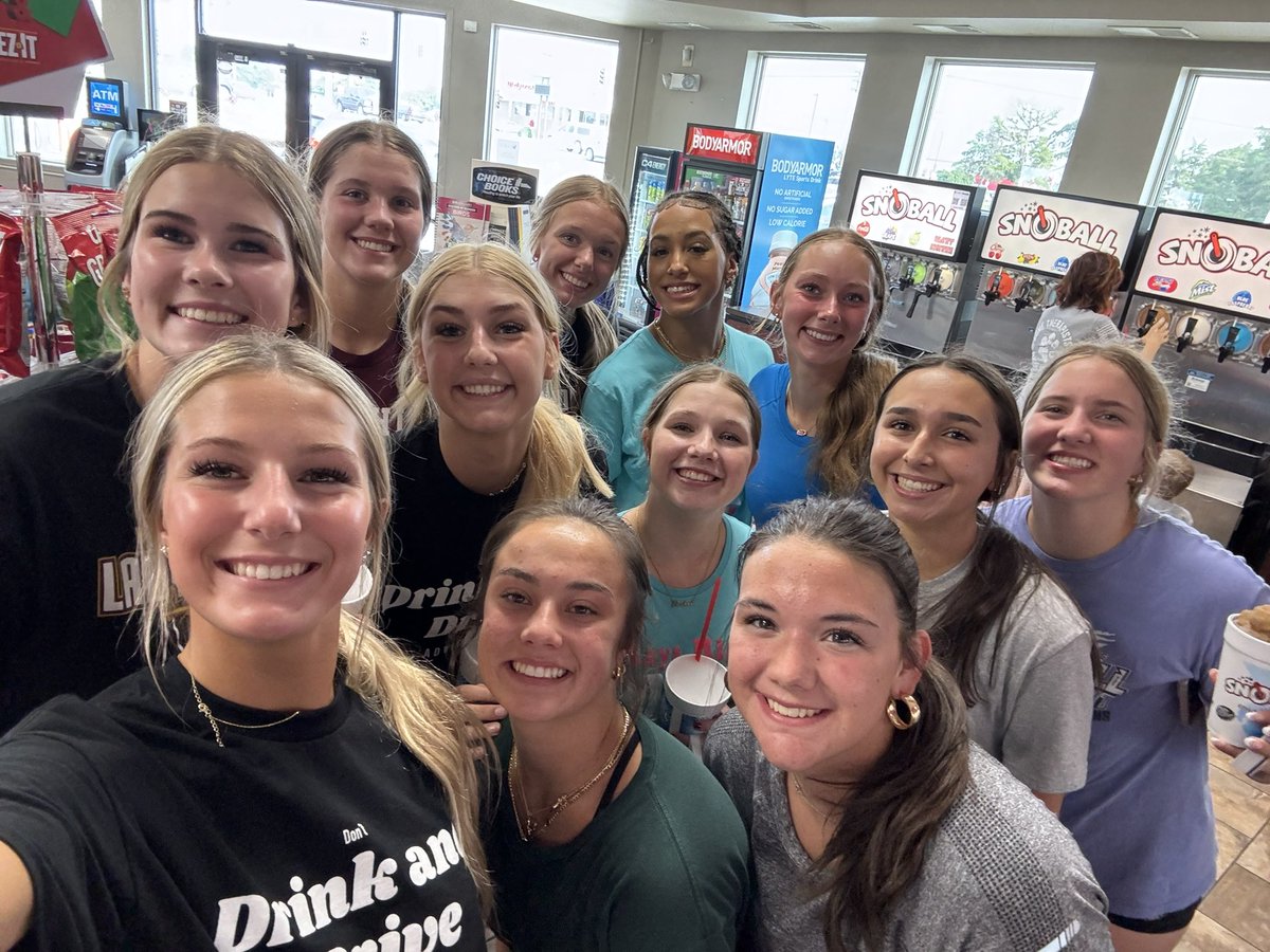Hays High Volleyball tweet media
