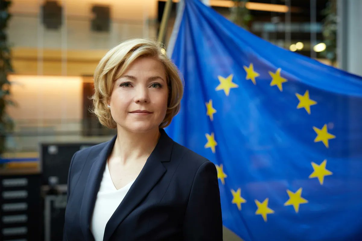 Zoe Schneeweiss (@zschneeweiss) on Twitter photo The EU’s proposed new digital chief is a veteran Finnish lawmaker who was central in crafting rules reining in Big Tech bloomberg.com/news/articles/… via <a href="/Gmvolpi/">Gian Volpicelli</a> <a href="/SamuelStolton/">Samuel Stolton</a> <a href="/pohjanka/">Kati Pohjanpalo</a> The EU’s proposed new digital chief is a veteran Finnish lawmaker who was central in crafting rules reining in Big Tech bloomberg.com/news/articles/… via <a href="/Gmvolpi/">Gian Volpicelli</a> <a href="/SamuelStolton/">Samuel Stolton</a> <a href="/pohjanka/">Kati Pohjanpalo</a>