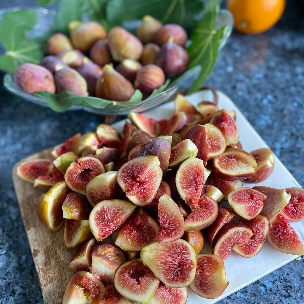 Jill_Colonna's tweet photo. Who loves figs? 'Les figues' are everywhere at the market just now in France! 
Get our updated guide to the benefits of fresh figs, sweet varieties and of course, free recipes. https://t.co/3F5BE87B6U

#freshfigs #figrecipes #benefitsfreshfigs https://t.co/S4kfLcX25c