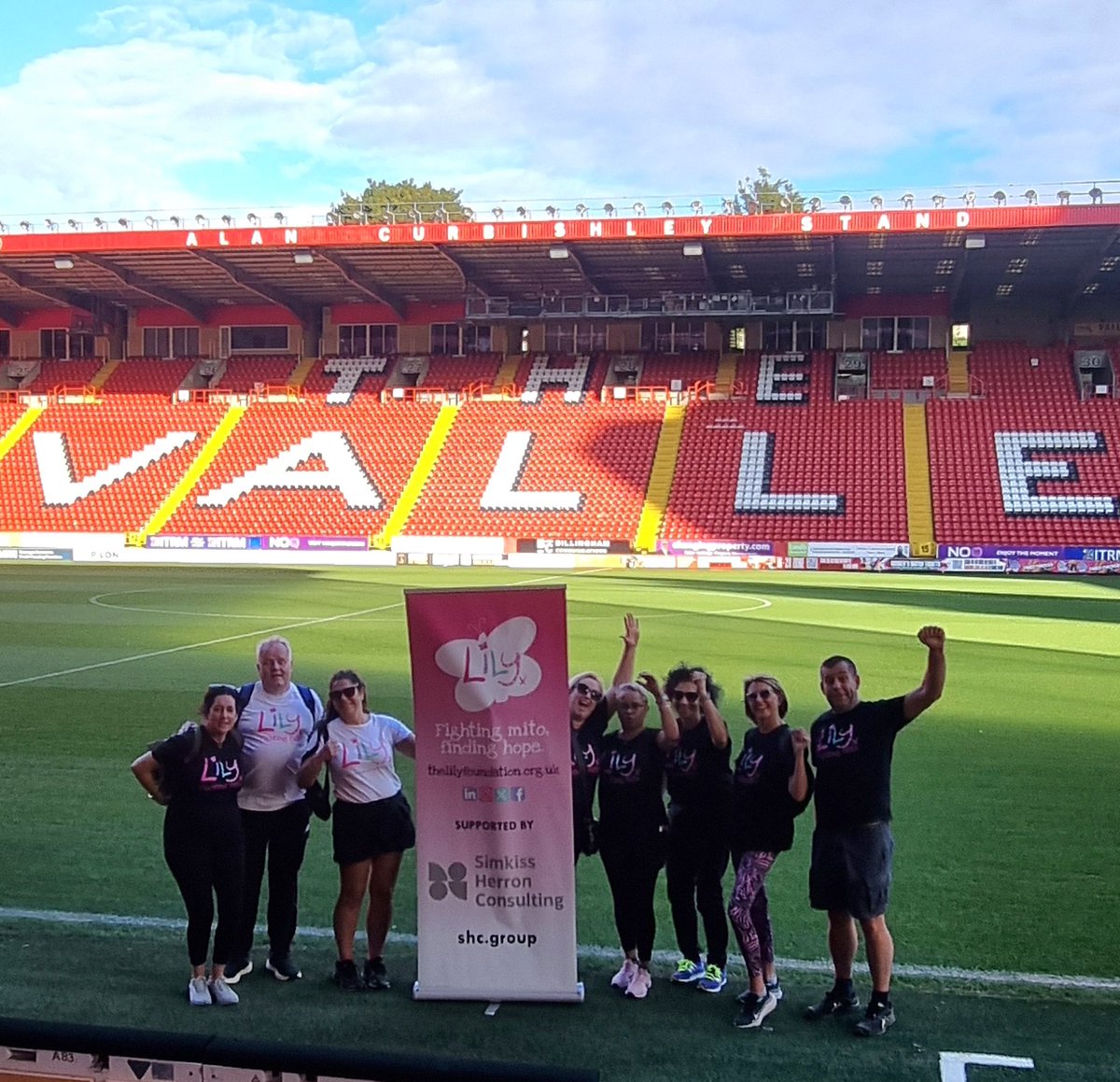 4Lilyfoundation's tweet photo. Thanks so much @SpursOfficial #GaryMabbutt @alandavies1 @Arsenal @leytonorientfc @CAFCofficial for supporting us today, helping put #mitoonthemap during World #MitochondrialDisease Week https://t.co/7n96Nuya8E