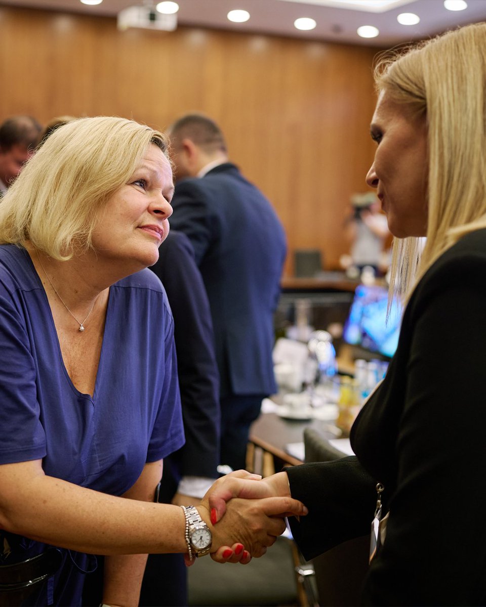 BMI_Bund's tweet photo. Innenministerin @NancyFaeser hat zu Beratungen im Rahmen des #BerlinProzess eingeladen. 
Das Format wurde vor zehn Jahren ins Leben gerufen, um die regionale Zusammenarbeit der sechs #Westbalkan​staaten und ihre Annäherung an die Europäische Union zu fördern. #BerlinProcess https://t.co/67a12kOvtX