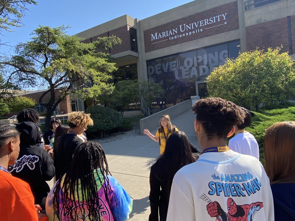 BangnSnouff's tweet photo. What a beautiful morning to tour @MarianUniv with @IPSSchools @broadripplems 8th graders! Students had the opportunity to get a feel for campus life and explore the various program offerings! Thank you for hosting, @MarianUniv! #myips #chooseIPS https://t.co/Qo1BEhwcps
