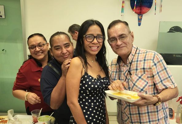 jadedios's tweet photo. #NoticiasTVT #ExcelenteAmbienteLaboral #DeBuenDiente
#FiestasPatrias #Tragones.com https://t.co/qK0EDBRFpg