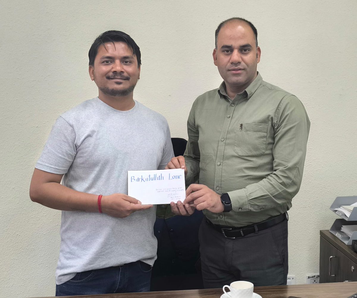barkatklone's tweet photo. Thank you, @Shashisirnift
Saab, for the token of love and appreciation. Grateful for your kindness and support! ❤️😍🙏 https://t.co/PHNWgzHsY2