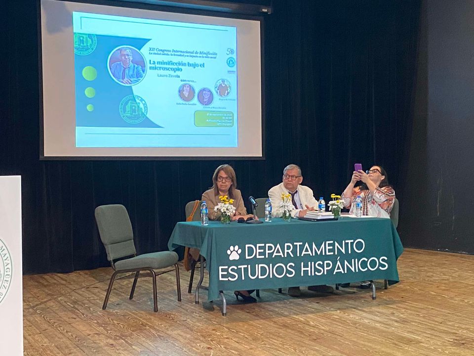 uprm's tweet image. IMPORTANTE ESCRITOR MEXICANO VISITA EL RUM
“Conversando con Lauro Zavala: La minificción bajo el microscopio”. 
Agradecemos a Humanidades PR por su auspicio y al XII  Congreso Internacional de Minificción por su organización.
#UPRM #LauroZavala #RUM #ESHI #EstudiosHispánicos