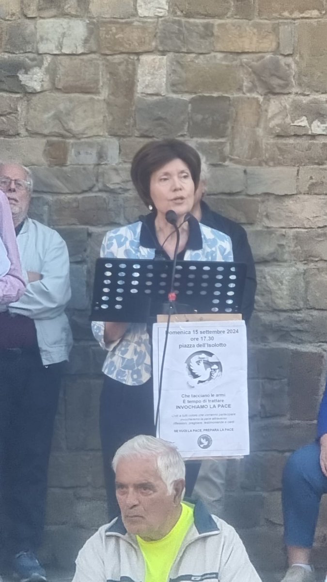 F_GiorgioLaPira's tweet photo. «Invocazione di #pace» all'Isolotto, domenica 15 settembre con associazioni, gruppi, confessioni religiose. Patrizia Giunti ha ricordato come #LaPira facesse suo il monito di J.F. #Kennedy: L’umanità deve porre fine alla #guerra o la guerra porrà fine all’umanità https://t.co/E3wQVRAoev