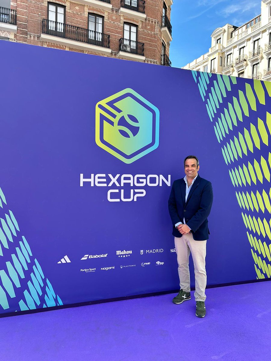 Tuve el privilegio de asistir a la inauguración de la pista de activación en la Plaza Felipe II de la II Edición de
<a href="/hexagoncup_/">Hexagon Cup</a> 
se disputará del 29 de enero al 2 de febrero 2025 en Madrid Arena.