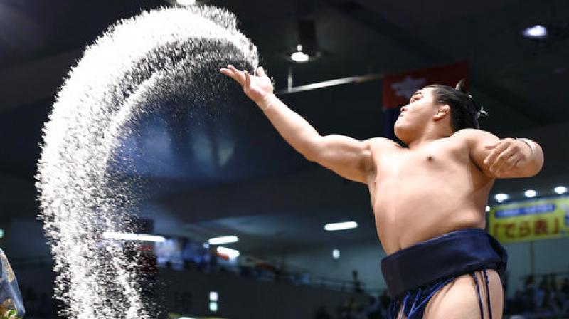 MigClass's tweet photo. If you liked the UFC Noche cultural aesthetics in the Sphere like the ring card girl outfits, let me remind you that Grand Sumo has unparalleled aesthetics every single tournament. https://t.co/Yx4VzAH38H