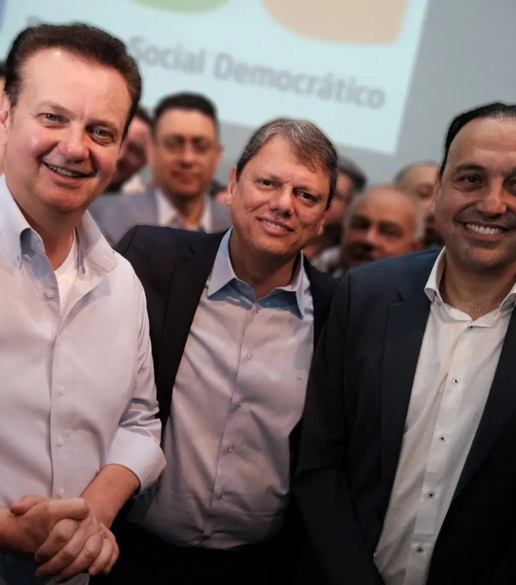 🚨Bolsonaro veta alianças do PL com PSD nas eleições municipais: "Candidato do Kassab eu não apoio".

Kassab, líder do PSD orientou os votos favoráveis ao relatório do 8 de janeiro que pediu o indiciamento de <a href="/jairbolsonaro/">Jair M. Bolsonaro</a> 

Os senadores do PSD não apoiam o