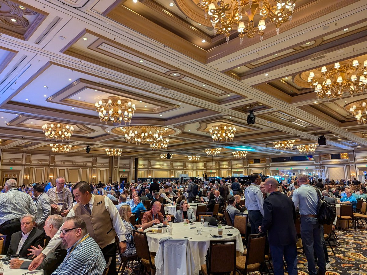 shashib's tweet image. Full House at #InfoTechLive Exponential IT in Motion