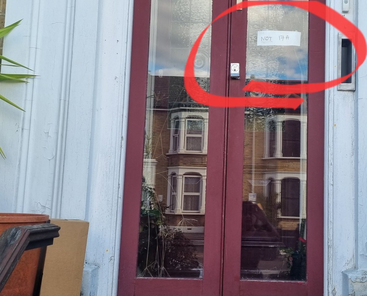 C_E's tweet image. Once again, Amazon drivers show excellence in service in delivering parcel for number 17a
@AmazonUK #AmazonFail