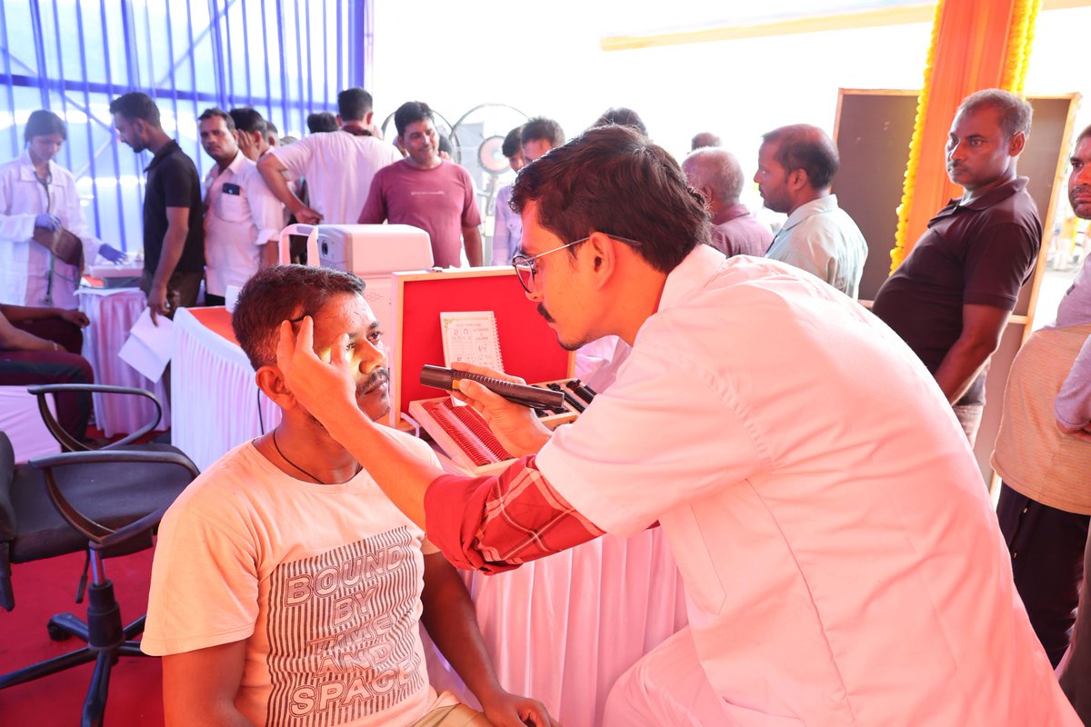 Mr Asokan, ED(RS-SW) &amp; Mr Srivastava, ED&amp;SH, MSO led the Drivers Day celebrations on the  theme Healthy Driver, Safe Drive &amp; thanked for tireless efforts. A health camp was inaugurated and free spectacles were distributed. Guest Mr. Kanwilkar-Traffic I/c Thane praised Swagat RO.