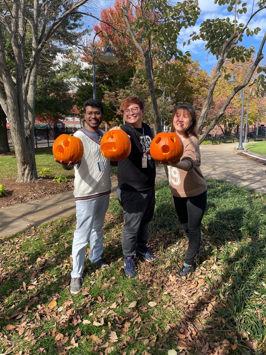 SChandraLab's tweet image. On this #PostdocAppreciationWeek we&apos;re celebrating our 3 incredible postdocs, @VidyadharDJ @ChungJungLi1, and Na Wang! Your experience, advice, and brilliant science are invaluable to our lab!