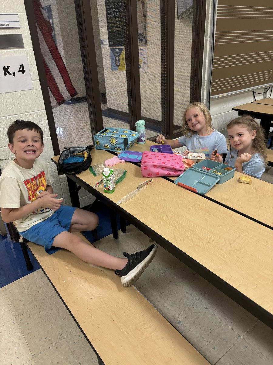 It’s start with Hello week! Two challenge Tuesday is learn someone’s name and sit with someone new. ✔️ ✔️ <a href="/MrsRosieRoberts/">Rosie Roberts</a> <a href="/LibertyLeopard/">Liberty Leopards</a> <a href="/wcsdistrict/">Worthington Schools</a> <a href="/sandyhook/">Sandy Hook Promise</a> #itsworthit