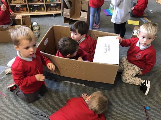 InverkipPrimary's tweet photo. It’s amazing what you can do with a cardboard box 📦 our nursery made a gaming chair and a cottage. #junkmodelling https://t.co/pHYaP3aP40