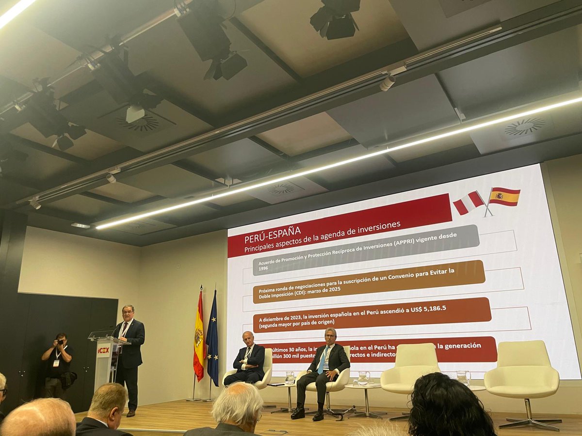 Perú en España tweet media