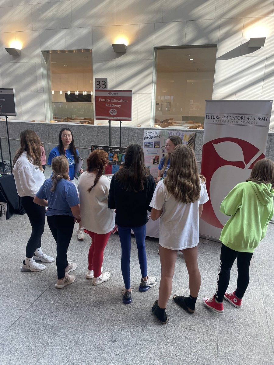 OlatheFutureEd's tweet photo. FEA students ready to share the incredible opportunities @OlatheSchoolsHR student have if they choose TEACHING as their future career! @Olathe21st @OlatheCTE exposure to careers @JCCCtweet helps students envision their future
#FEA #careerfair #futureteacher #futureed https://t.co/ow2IAEsK0w