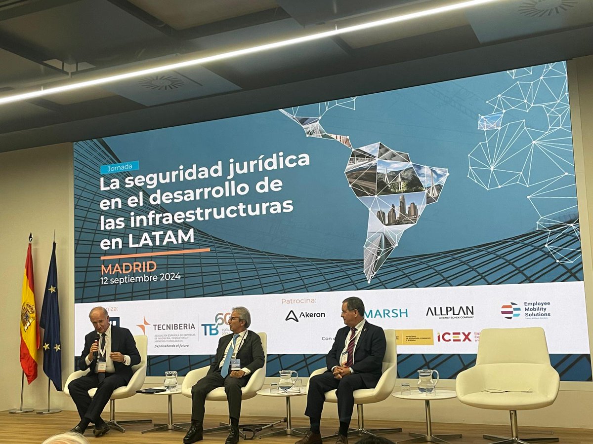 Perú en España tweet media