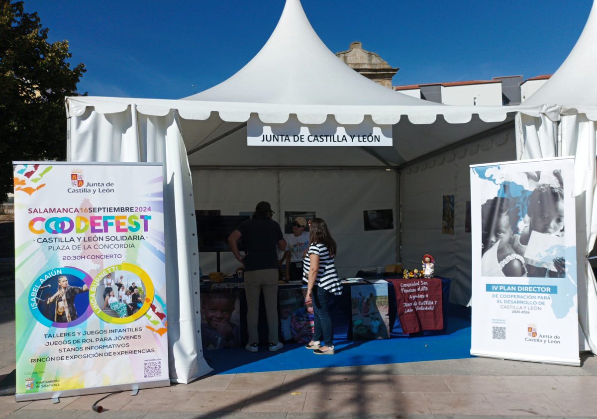 EnraizaDerechos's tweet photo. Allí alrededor de 20 ONGD de la comunidad acudieron a este encuentro, donde se dieron a conocer proyectos, líneas de acción y experiencias de voluntariado local e internacional. COODEFEST está organizado por @jcyl junto a @coodecyl https://t.co/pvux965SM8