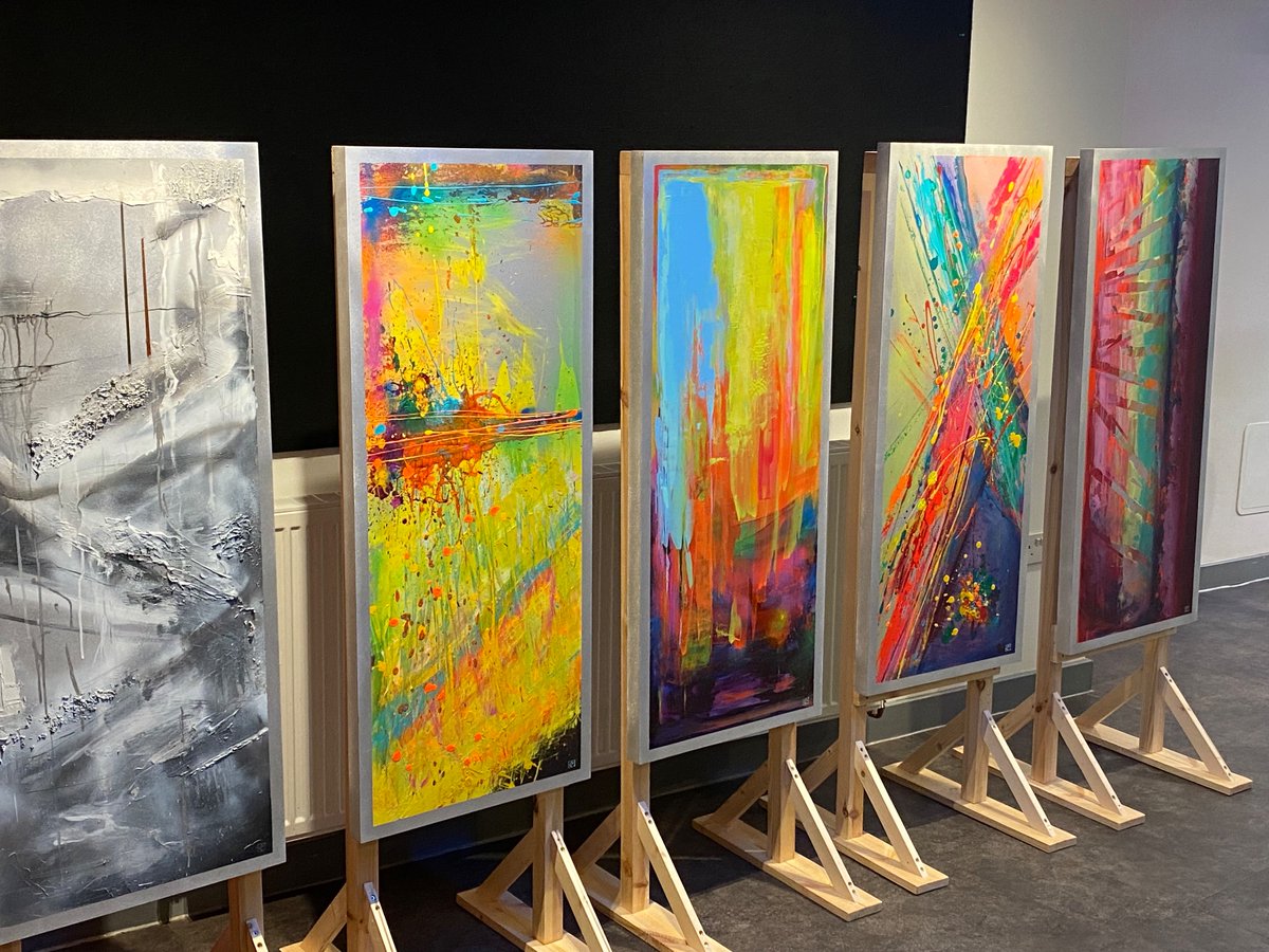 Higher Music students <a href="/knoxacademy/">Knox Academy</a> enjoyed Immerse 2024 this afternoon <a href="/queens_hall/">The Queen's Hall</a> with the fabulous <a href="/SCOmusic/">Scottish Chamber Orchestra</a>. Visual artist <a href="/KirstyM_Art/">Kirsty Matheson Art</a> &amp; composer <a href="/JayCapperauld/">Jay Capperauld</a> treated us to a guided tour of The Origin of Colour &amp; what a stunning piece! #Synesthesia #Colour #LiveOrchestra