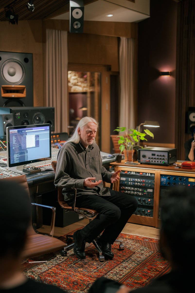 MWTM_Seminars's tweet image. Such an honor to host our first mwtm masterclass with @davidwrench  last week at @rueboyer in Paris! ✨✨✨