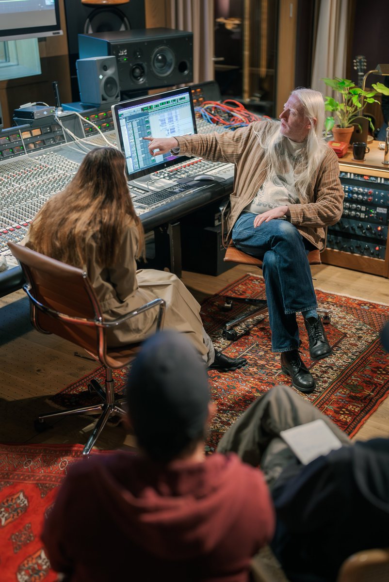 MWTM_Seminars's tweet image. Such an honor to host our first mwtm masterclass with @davidwrench  last week at @rueboyer in Paris! ✨✨✨