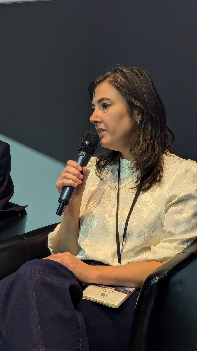VRTmag's tweet photo. "@Transdev a travaillé avec la Compagnie des Alpes sur le projet "Transmicable" a Bogota qui connaît un vrai succès depuis sa mise en exploitation"
Vanessa Olivier 
@TransdevFR #conferenceVRT https://t.co/IDNE8npS51