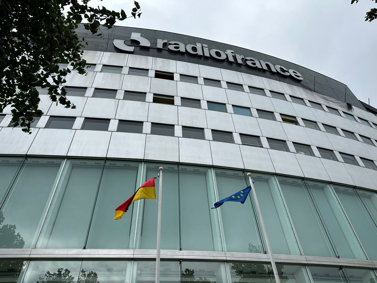Sibyle Veil (@sibyleveil) on Twitter photo 🇩🇪🇫🇷 <a href="/radiofrance/">Radio France</a> accueille ce soir le Prix Franco-Allemand du Journalisme.
Bien plus qu'une distinction, il symbolise la force du dialogue entre la France et l'Allemagne pour favoriser l’importance d’un débat public éclairé.
#PFAJ2024 #DJFP2024 🇩🇪🇫🇷 <a href="/radiofrance/">Radio France</a> accueille ce soir le Prix Franco-Allemand du Journalisme.
Bien plus qu'une distinction, il symbolise la force du dialogue entre la France et l'Allemagne pour favoriser l’importance d’un débat public éclairé.
#PFAJ2024 #DJFP2024