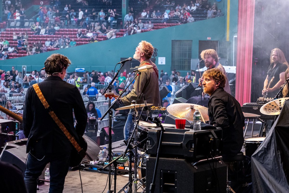 Glen Hansard (@glen_hansard) on Twitter photo Fenway! Thank you Boston, we’ll see you again tonight for the last show of this <a href="/PearlJam/">Pearl Jam</a> run 😭❤️ on to DC tomorrow then across the southern US to Dana Point where we’ll meet up with our PJ fam again at <a href="/TheOhanaFest/">The Ohana Fest</a> - tour dates at glenhansard.com/tour
📸 <a href="/GeoffWhitman/">Geoff Whitman</a> 🙏 Fenway! Thank you Boston, we’ll see you again tonight for the last show of this <a href="/PearlJam/">Pearl Jam</a> run 😭❤️ on to DC tomorrow then across the southern US to Dana Point where we’ll meet up with our PJ fam again at <a href="/TheOhanaFest/">The Ohana Fest</a> - tour dates at glenhansard.com/tour
📸 <a href="/GeoffWhitman/">Geoff Whitman</a> 🙏