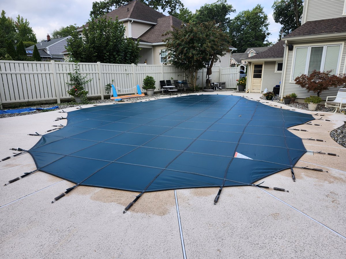 MeycoPoolCovers's tweet image. Amazing installation of this custom MeycoLite cover by the talented team at Polonez Swimming Pools!  Every detail is spot on, and it fits perfectly to every deck anchor! #safetycover #poolsafety #polonez #wintersafetycover #winterpool