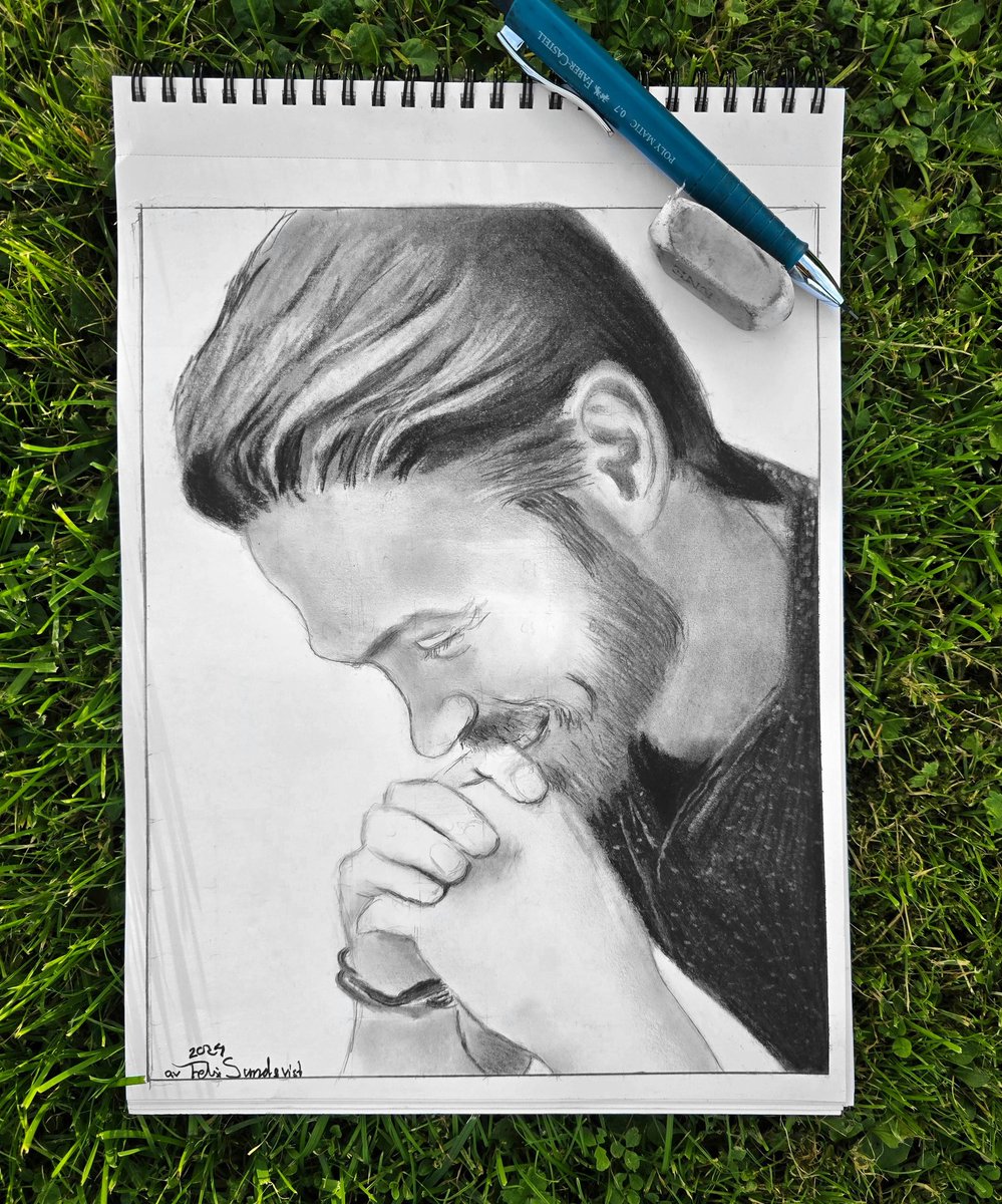 fillesu96's tweet photo. Gi @ChadMMurray what do you think? I have made this #drawing for you 😊
#chadmichaelmurray https://t.co/v2W4k58c0Z