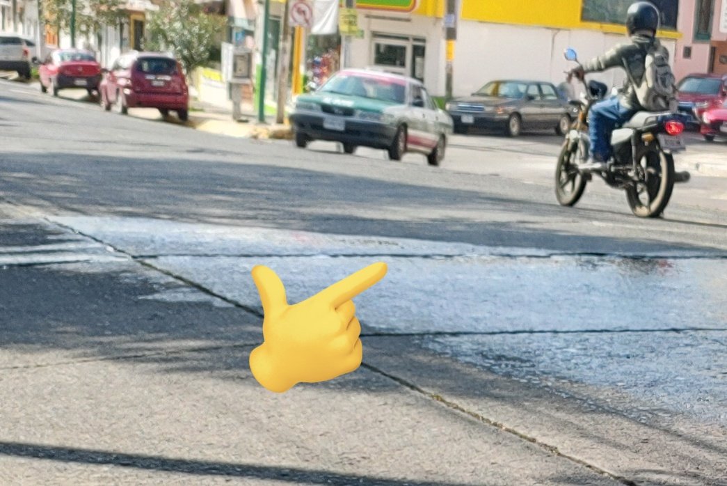 domingo042's tweet photo. @CMAS_Xalapa apoyo, ya que tiene días una fuga en la Av. 20 de noviembre casi esquina con poeta Jesús Díaz donde en un pequeño bache siempre tiene agua.
Gracias de antemano. https://t.co/I7u4U2BR7A