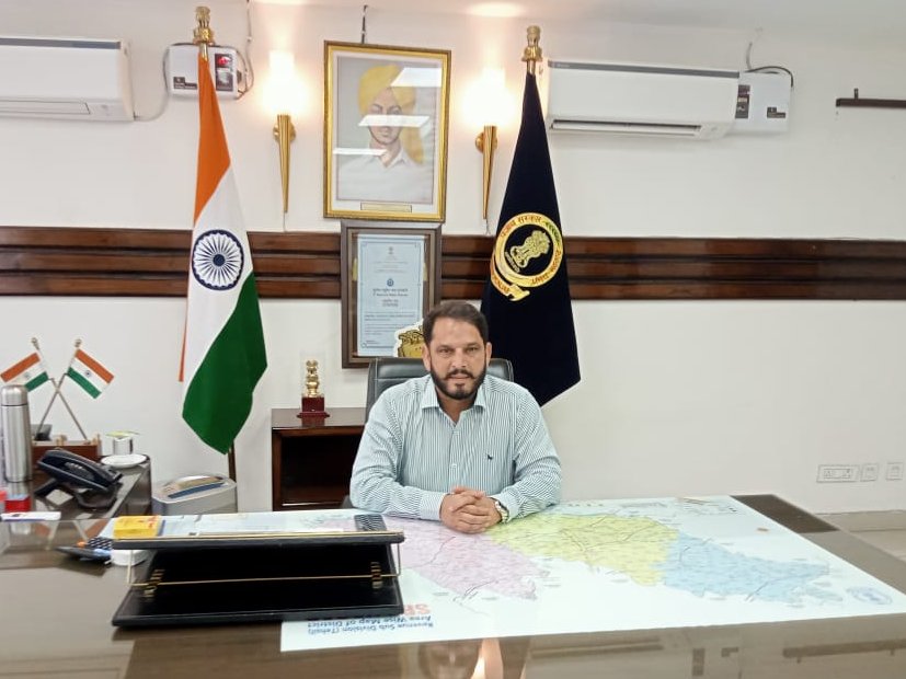 2014 ਬੈਚ ਦੇ ਆਈ. ਏ. ਐਸ ਅਫ਼ਸਰ ਰਾਜੇਸ਼ ਧੀਮਾਨ ਨੇ ਅੱਜ ਸ਼ਹੀਦ ਭਗਤ ਸਿੰਘ ਨਗਰ ਵਿਖੇ ਡਿਪਟੀ ਕਮਿਸ਼ਨਰ ਵਜੋਂ ਅਹੁਦਾ ਸੰਭਾਲ ਲਿਆ। ਇਸ ਤੋਂ ਪਹਿਲਾਂ ਉਹ ਫਿਰੋਜ਼ਪੁਰ ਦੇ ਡਿਪਟੀ ਕਮਿਸ਼ਨਰ ਵਜੋਂ ਸੇਵਾਵਾਂ ਨਿਭਾਅ ਰਹੇ ਸਨ।