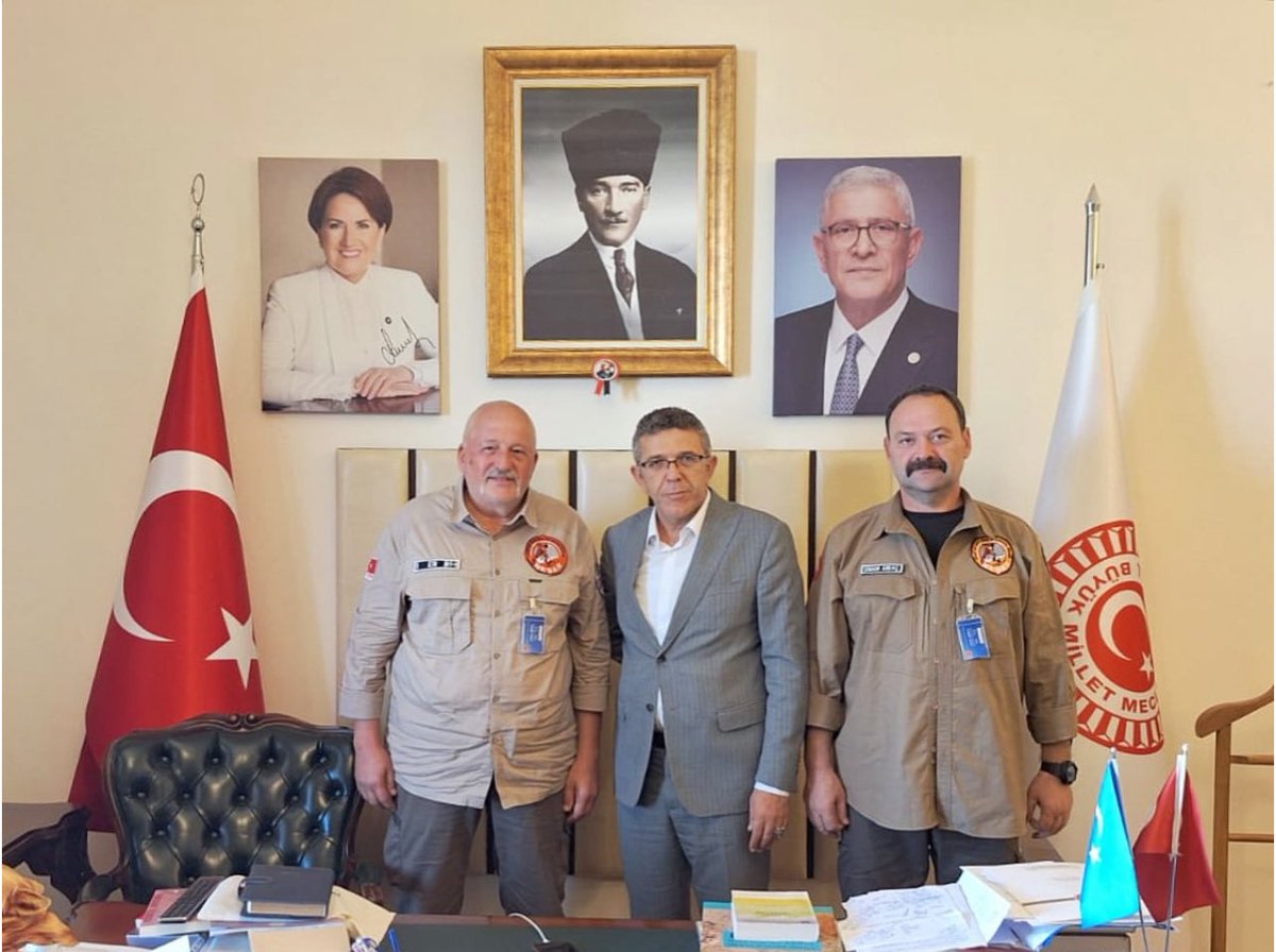 NESAR_SAR's tweet photo. Ticaret Bakanı Danışmanı Sn. @bekir_kaplan ile
Afad Risk Azaltma ve Önleme Daire Başkanı 
Sayın Abdülkadir Özcan’ı makamlarında ziyaret etmişlerdir

#nesar
#searchandrescue https://t.co/G9XLKIHdMg