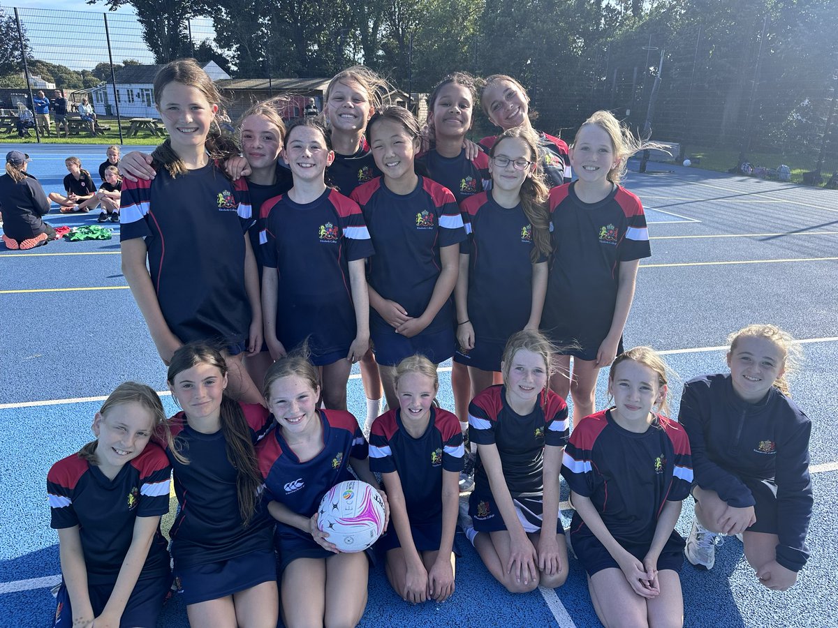 All smiles for Year 7 blue and green netball teams today enjoying their first fixture in the sun at @Blanche_CSport

Up tonight we have the first set of GNA league fixtures for EC swifts, EC Firebirds and EC Mavericks 🏐