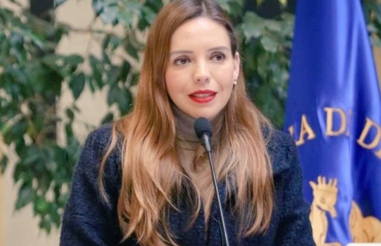 Ojos de Miel tweet media