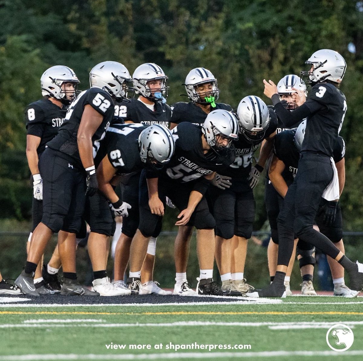 After three straight wins in away games against Interboro, Penncrest, and Ridley, <a href="/StrathHavenFB/">Strath Haven Football</a> continued their success against Radnor.

📷✏️: Kelly Montague ‘25

shpantherpress.com/strath-haven-f…