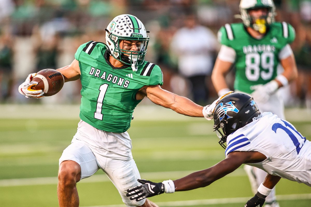 swaggarly's tweet photo. STAR-TELEGRAM HIGH SCHOOL FOOTBALL WEEK 3 PLAYER OF THE WEEK #txhsfb

VOTE HERE: https://t.co/znIw3JrbCD https://t.co/bvuWVfDprZ